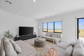 Golf Club Mystic Tides by Ready Set Stay, San Remo